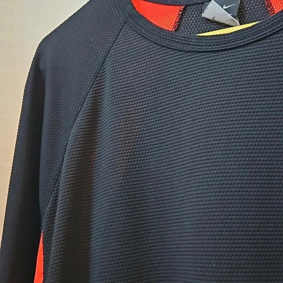 NIKE SHIRT - Picture 3 of 7